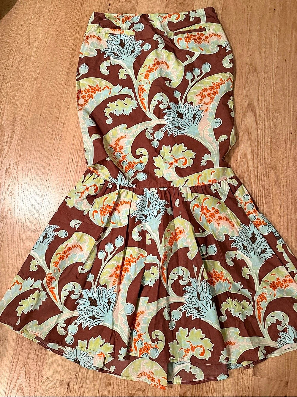 Suzanne Simon Floral mermaid cut skirt in Brown & Orange Size 6 made in Turkey